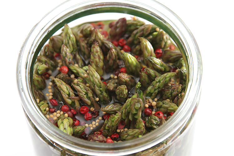 用粉色的土豆和胡萝卜和土豆混合了